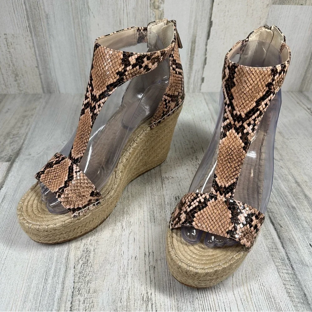 Kenneth Cole Women's Olivia T-Strap Espadrille‎ Sandals Snake Print New